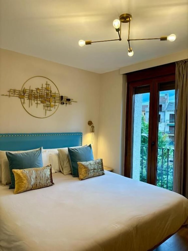 Deluxe Double Room, Balcony, City View