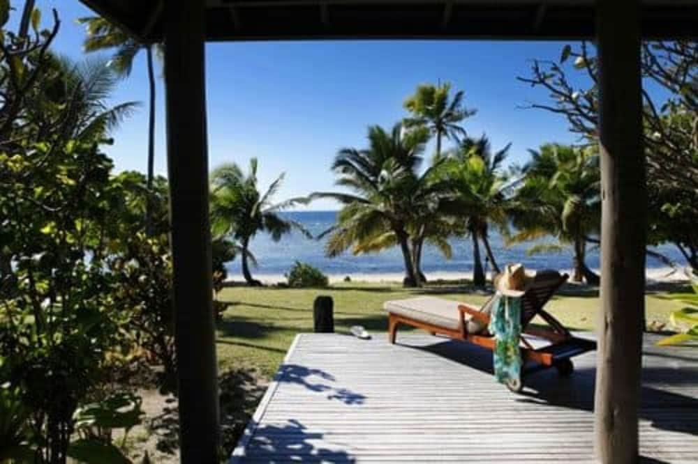 Beachfront Villa - Photo 4