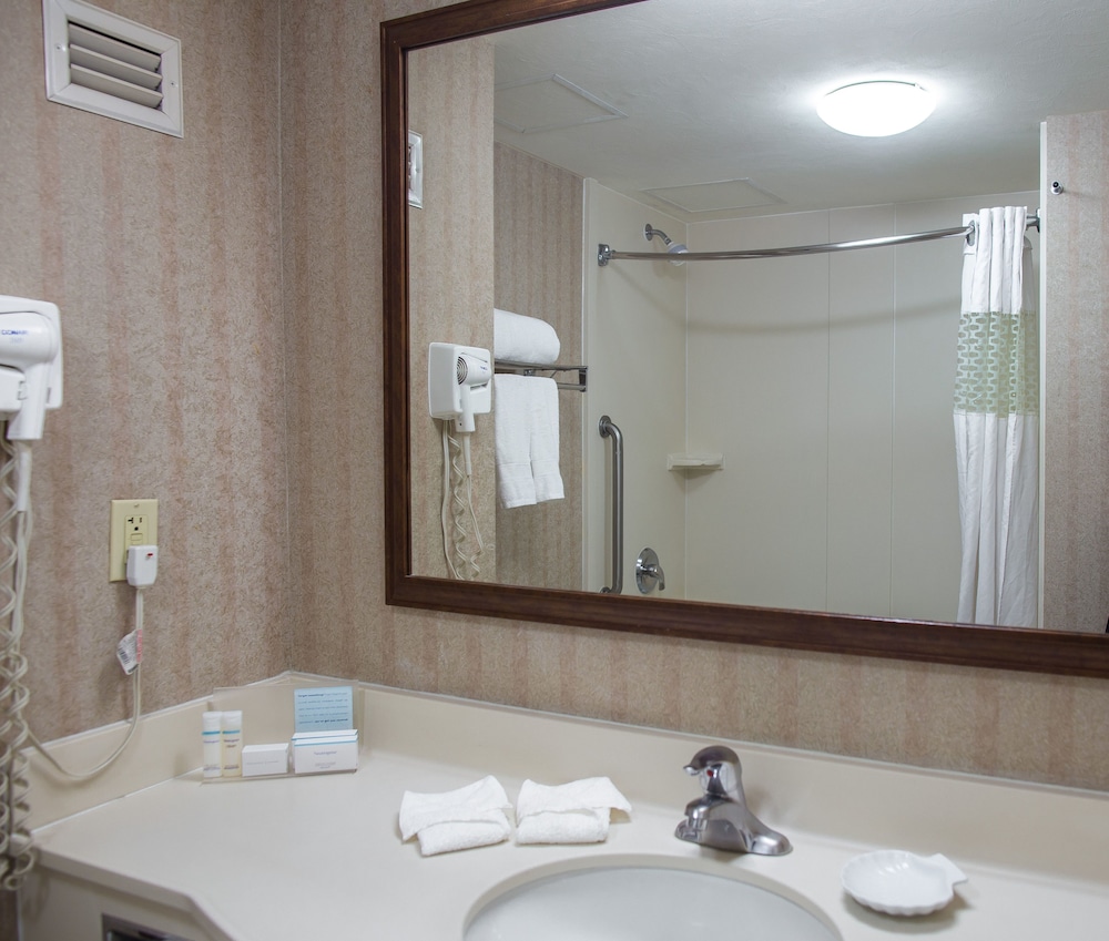 Room, 2 Queen Beds - Photo 3