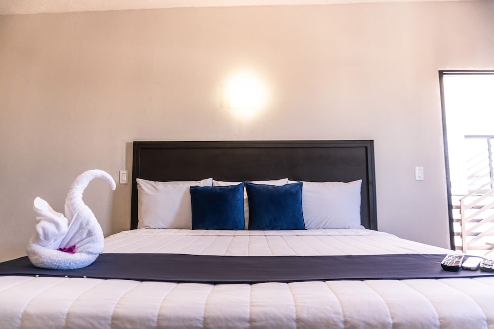 Standard Room, 1 King Bed