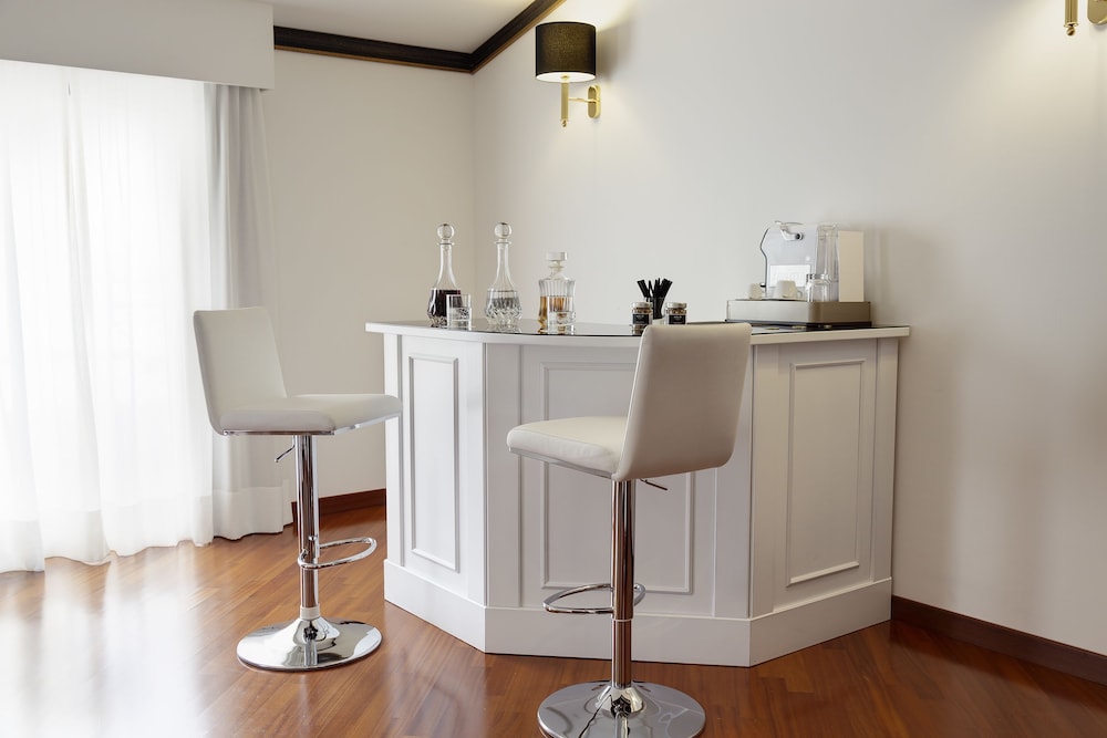 The Level Ambassador Suite and Lounge Access - Photo 7