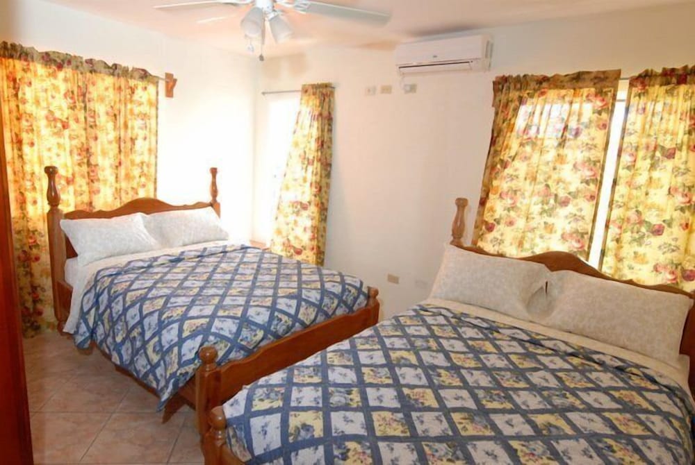 Deluxe Apartment, 2 Double Beds, Ensuite, Garden View photo 1