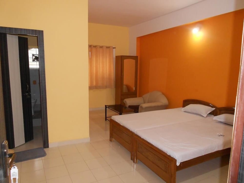 Deluxe Room - Photo 10