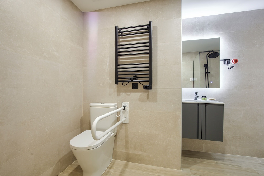 Dobo Madrid B90, Photo 3