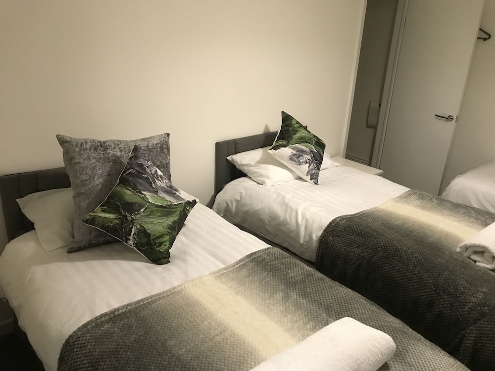 Standard Triple Room, Ensuite photo 2