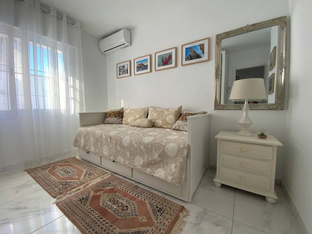 Villa mit Pool, zu Fuß zum Strand, Restaurants, Geschäfte, Foto 5