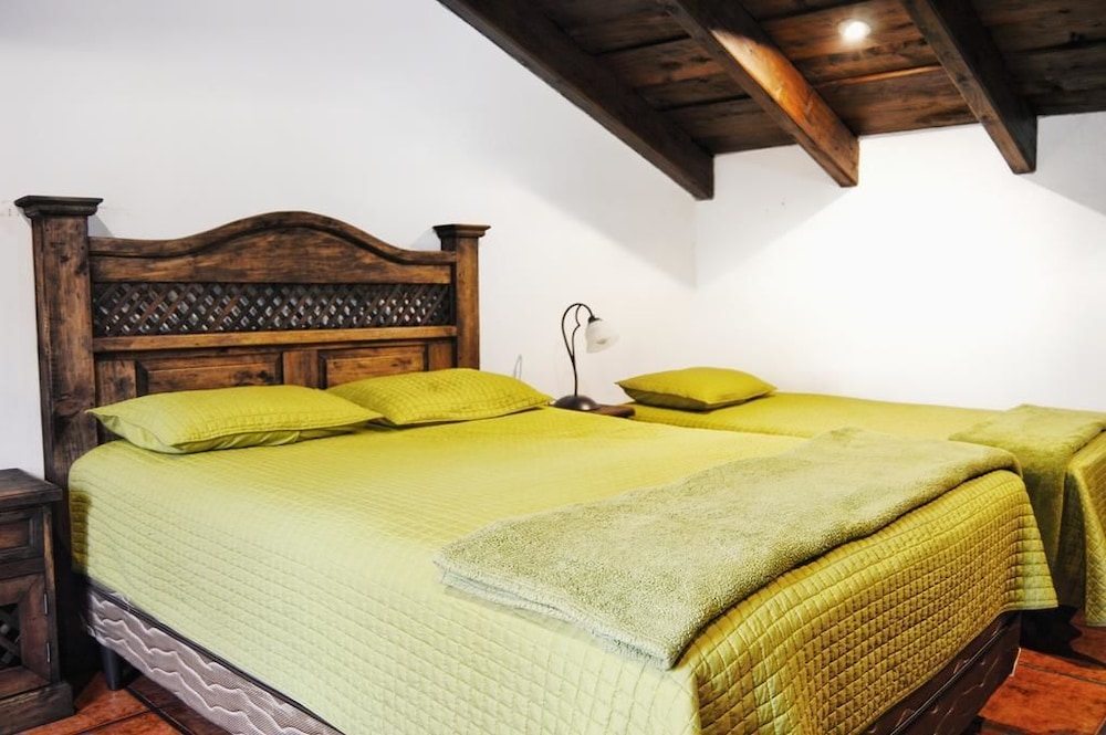 Standard Quadruple Room, 2 Queen Beds, Non Smoking