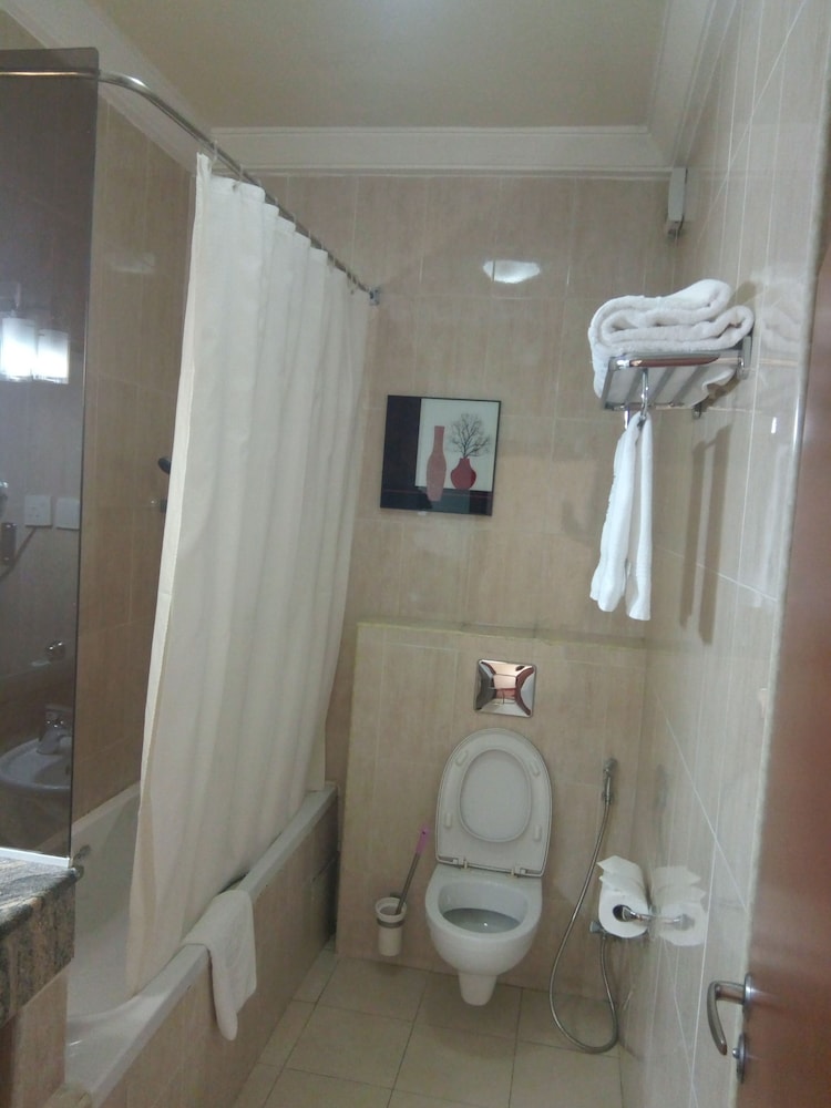 Business Suite, 1 Queen Bed photo 2