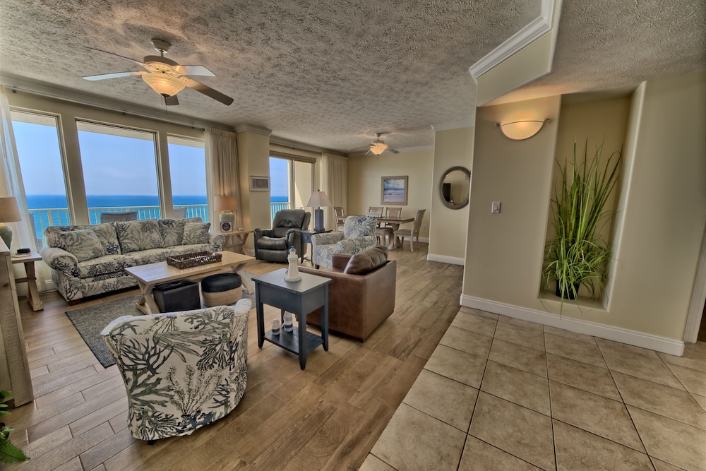 Condo, 2 Bedrooms