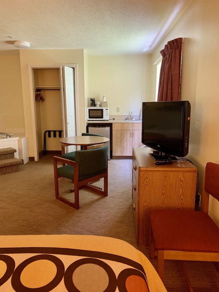 Suite, 1 King Bed photo 1