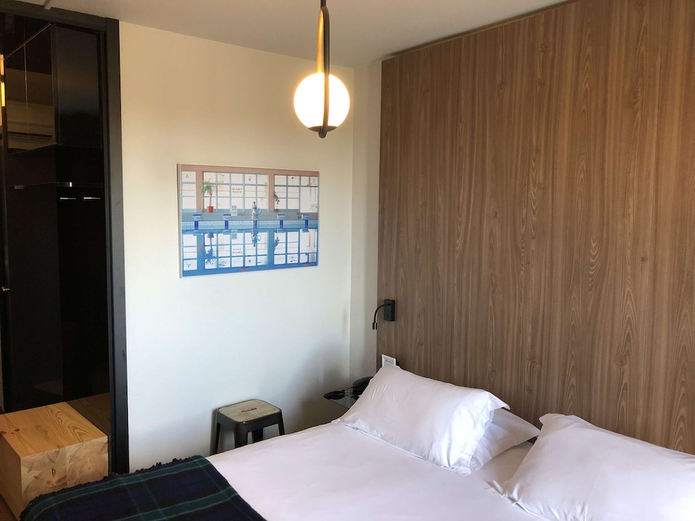 Executive Room, 1 Queen Bed, Non Smoking - Photo 5