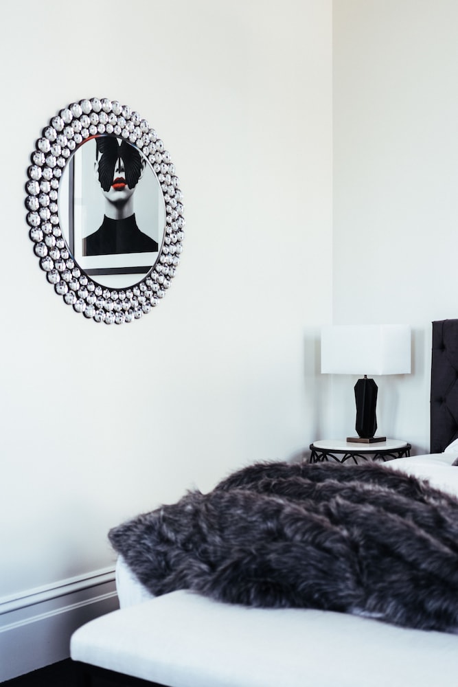 Deluxe Studio Suite - Photo 3