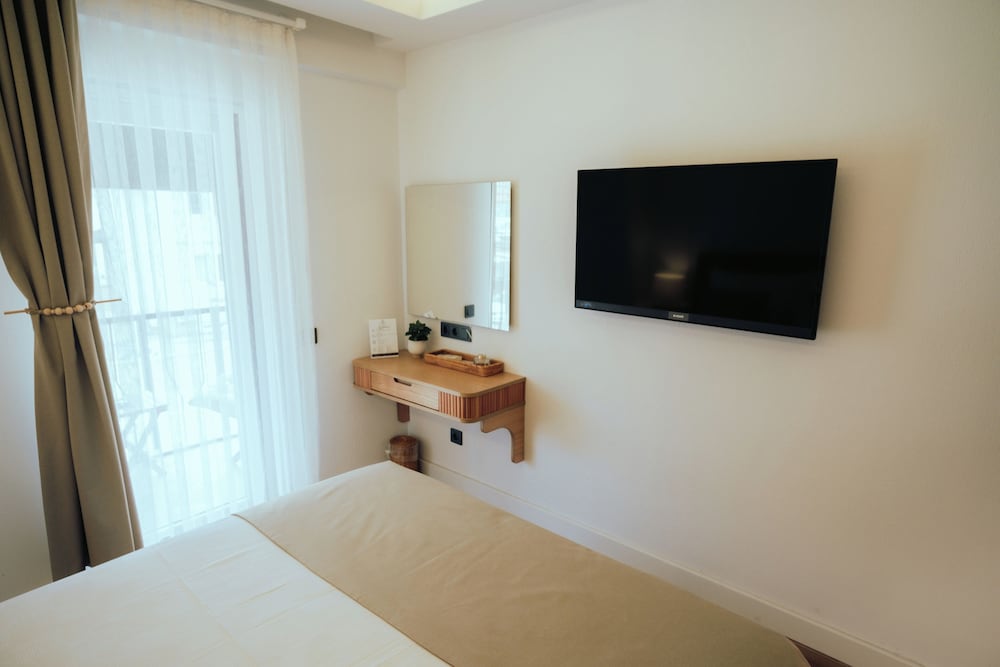 Standard Double Room - Photo 5