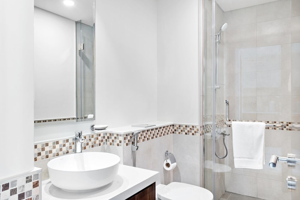 Vera Residences 1117 photo 2