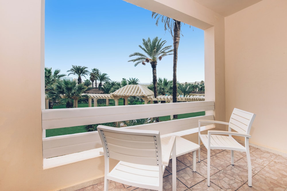 Premium Double Room, Garden View - Photo 4