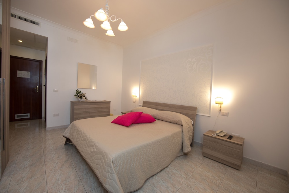 Standard Double Room photo 1