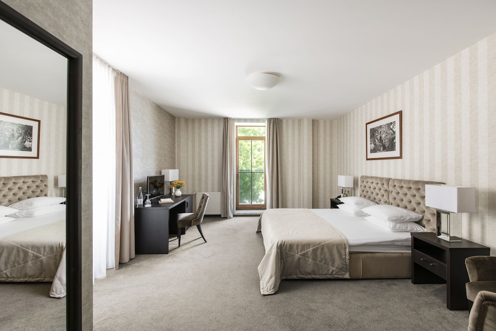 Deluxe Room - Photo 1