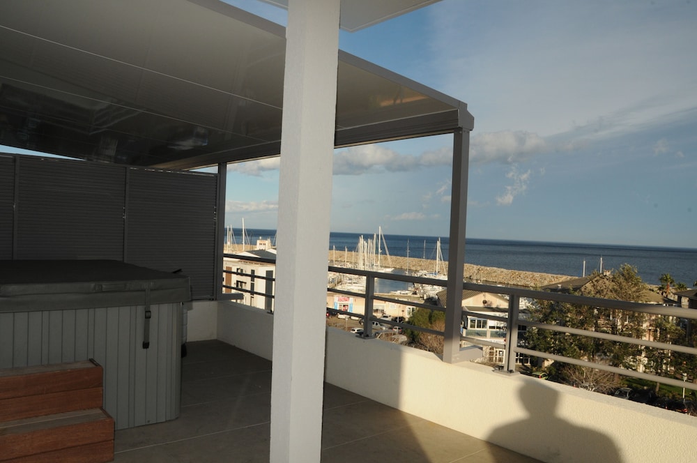Royal Suite, sea view with private jaccuzi photo 3