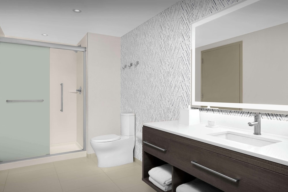 Suite, 1 King Bed, Accessible (Hearing) - Photo 8