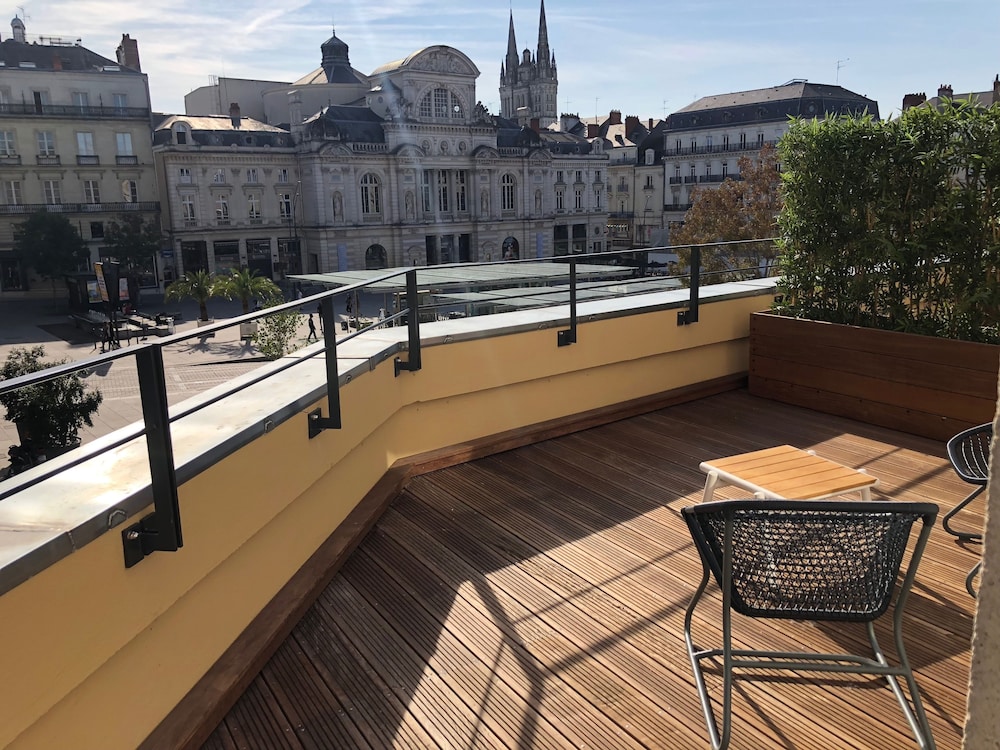 Executive Double Room Single Use, 1 Queen Bed, Terrace, City View photo 2