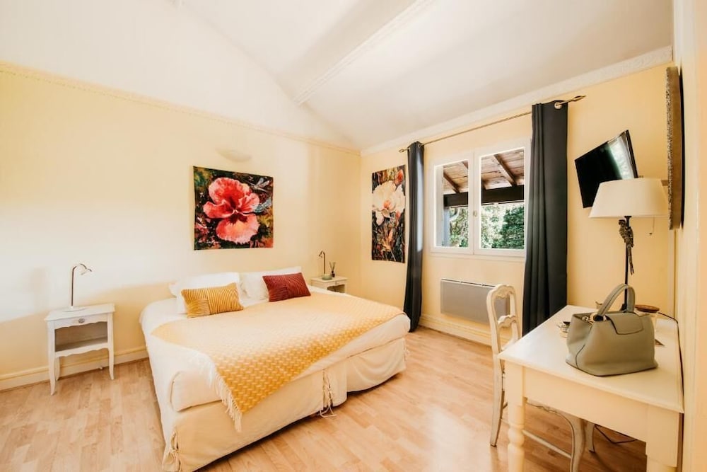Room (Ceres)