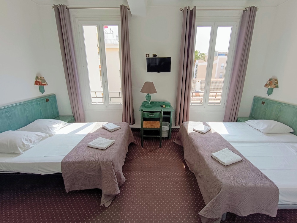 Deluxe Room - Photo 4