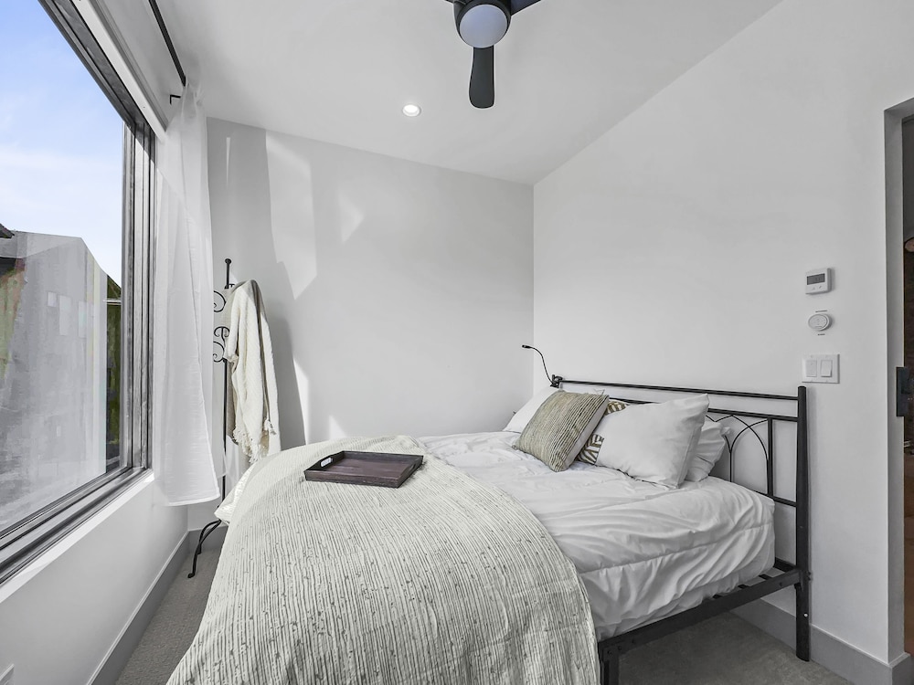 Townhome, 3 Bedrooms photo 3