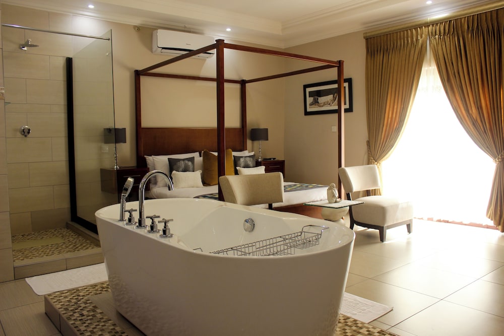 Honeymoon Double Room, 1 King Bed photo 1