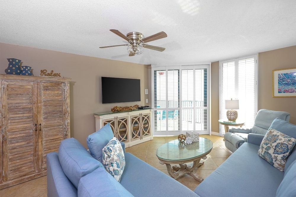 Condo, 2 Bedrooms