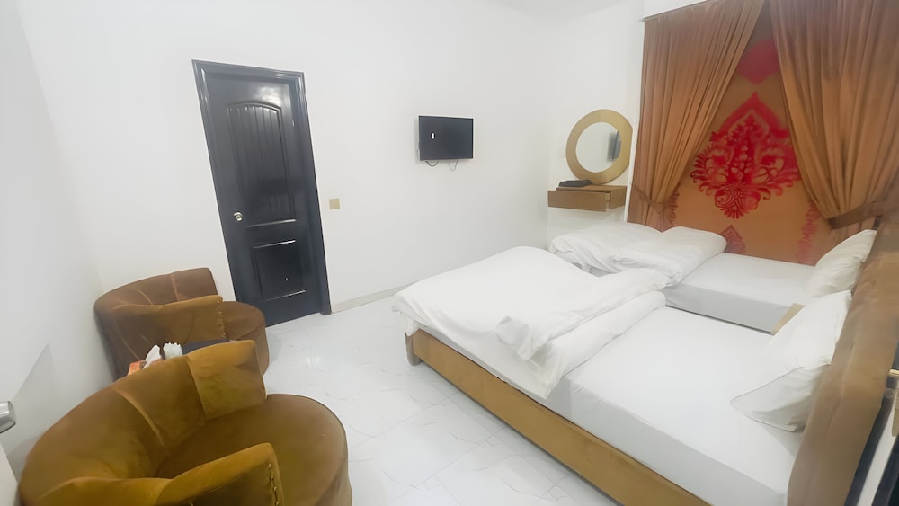 Deluxe Double or Twin Room photo 2