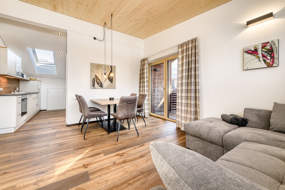 Apartment photo 2