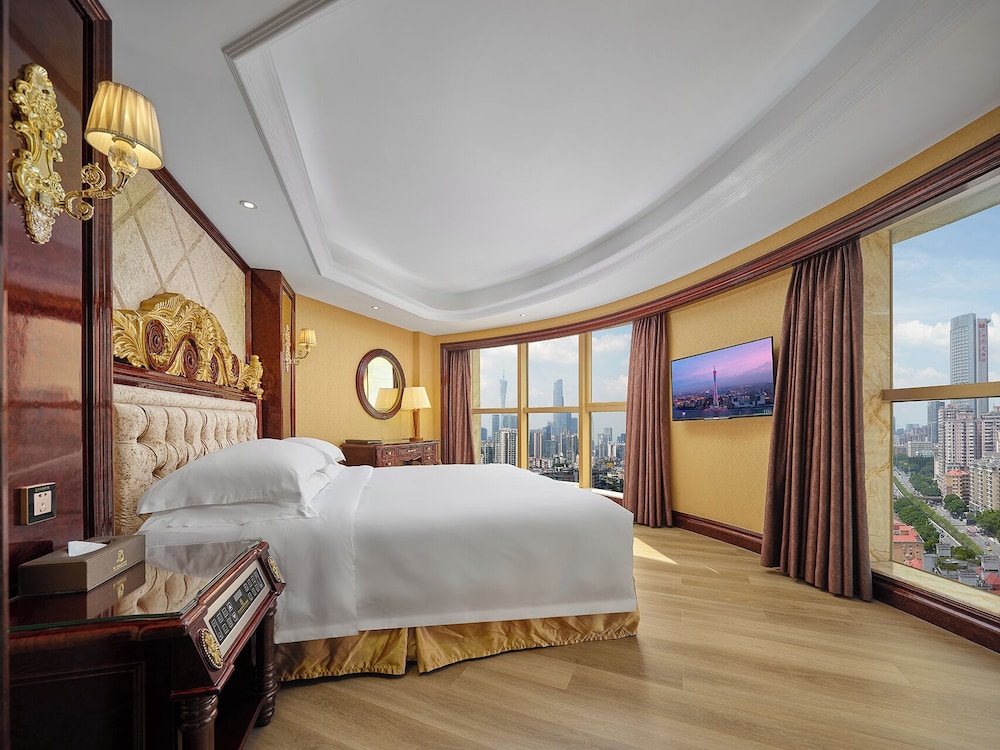 Business Suite photo 1