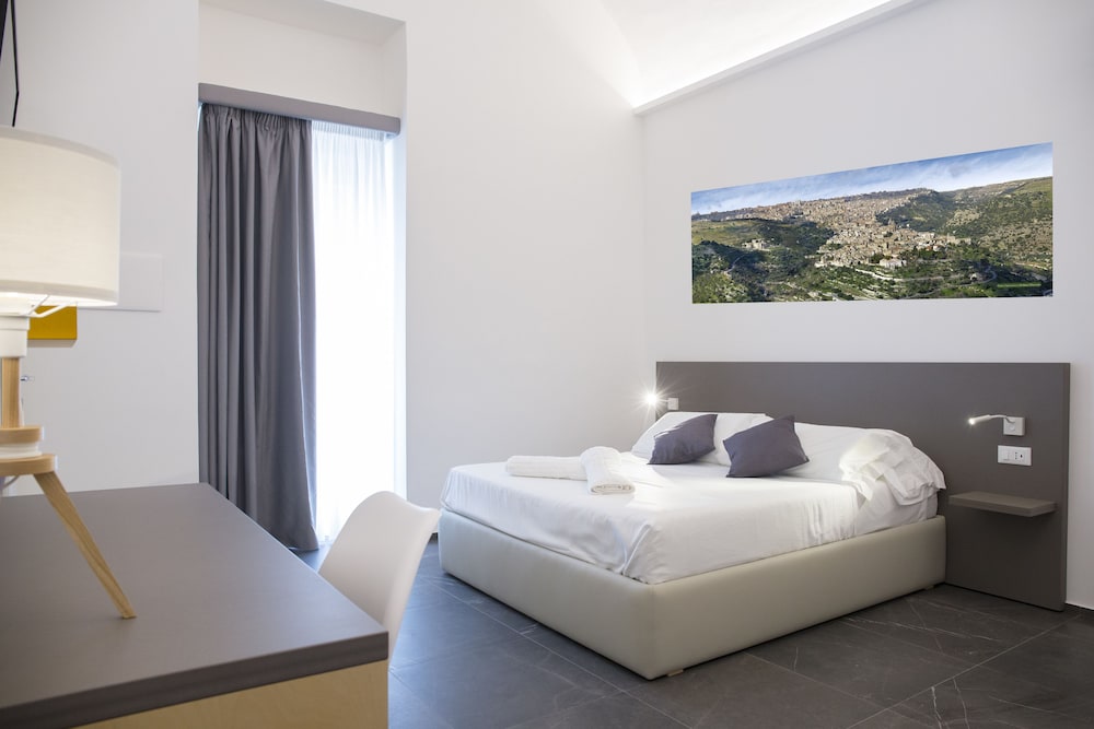 Standard Double Room - Photo 3