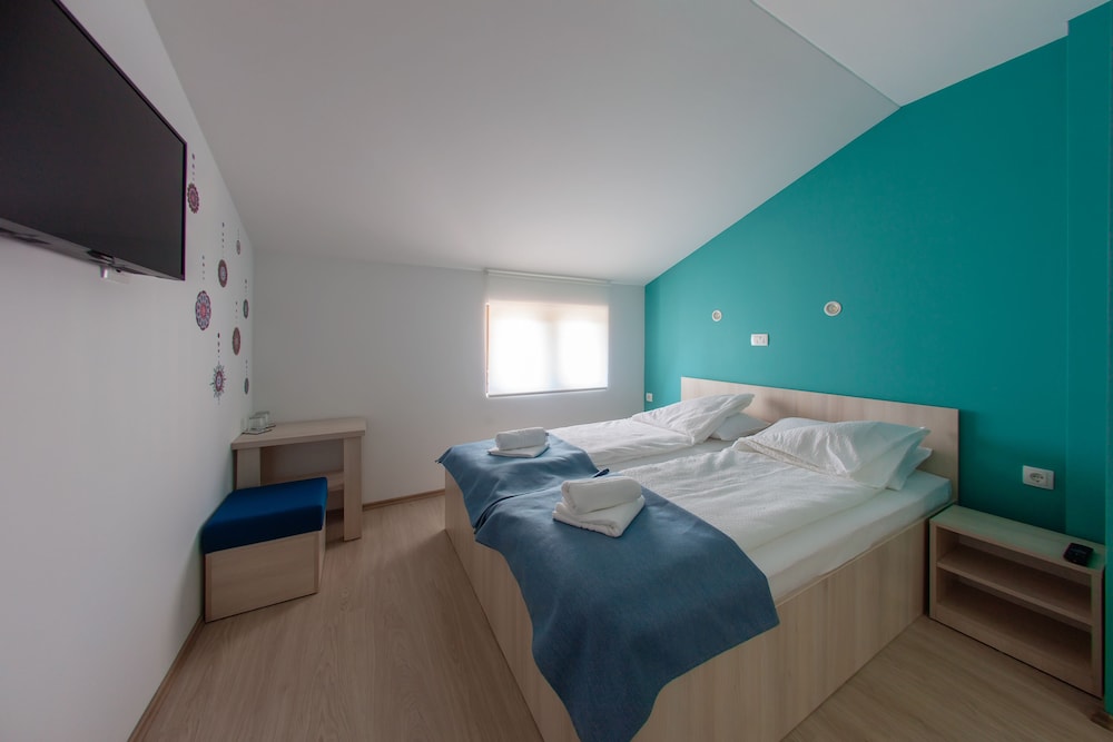 Classic Double Room (Green)