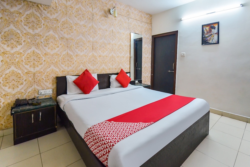 Suite, 1 King Bed photo 2
