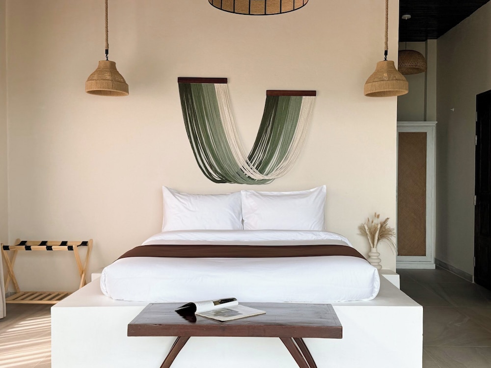 Romantic Suite, Beach View