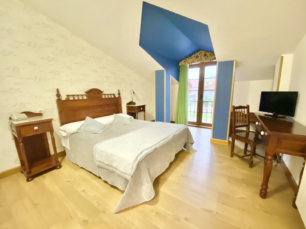 Standard Double or Twin Room photo 2
