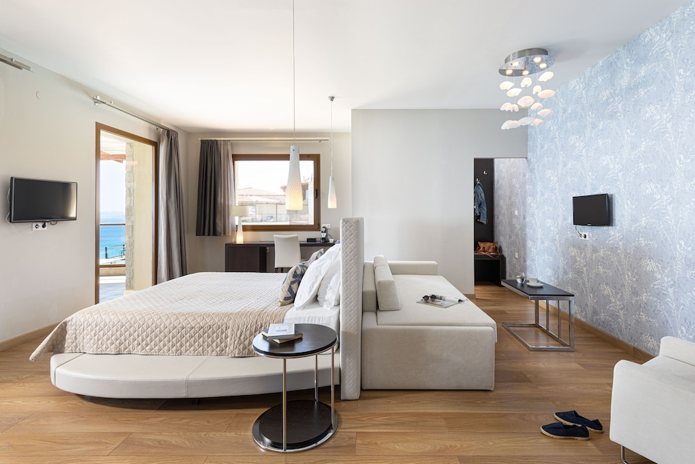 Deluxe Suite, Sea View, Corner