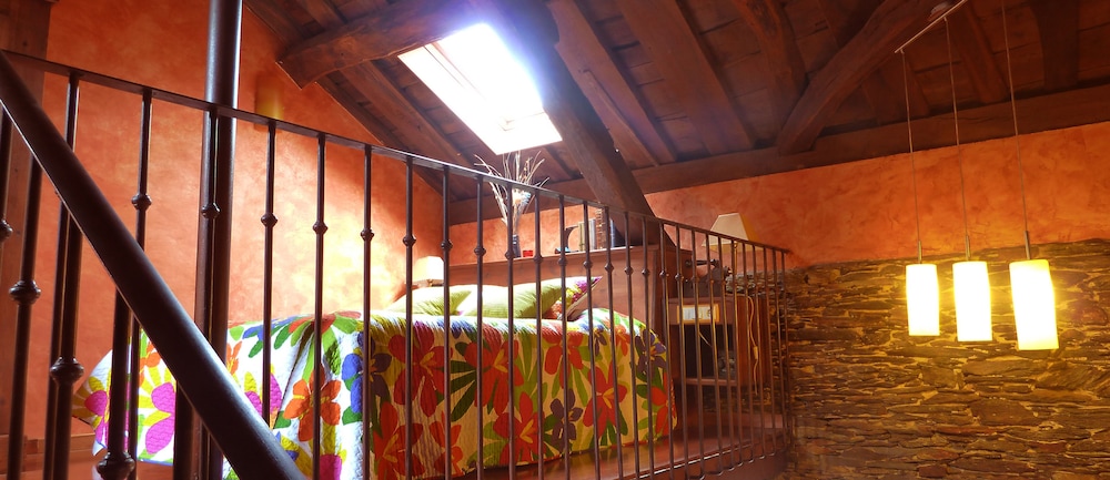Duplex, Fireplace