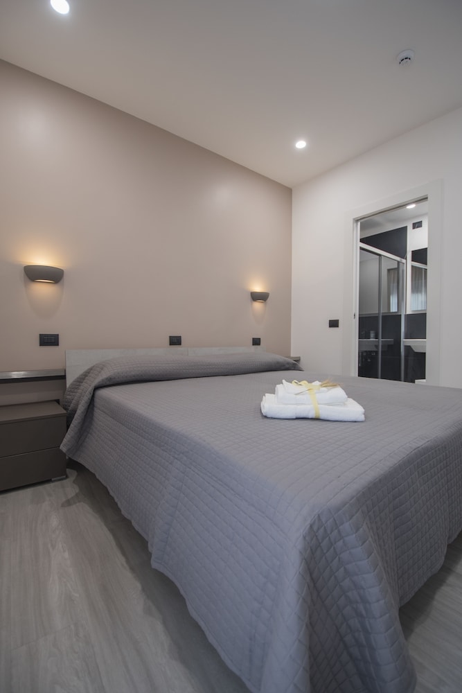 Standard Double Room, 1 Queen Bed, Harbor View
