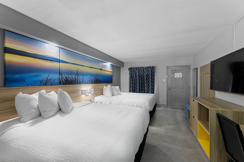 Suite, Multiple Beds, Non Smoking