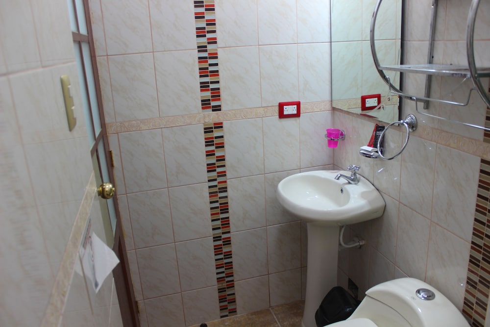 Twin Room (With Air Conditioning - Interior) photo 3