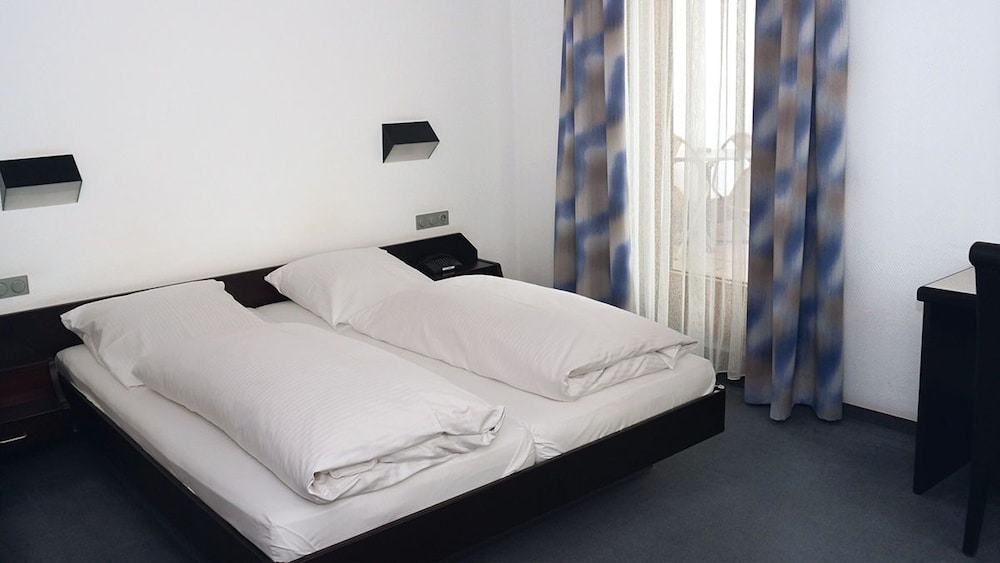Business Double Room - Photo 1