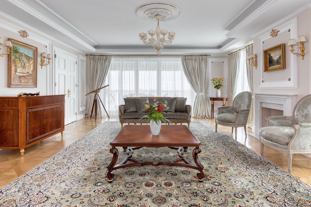 Suite, 2 Bedrooms (View)