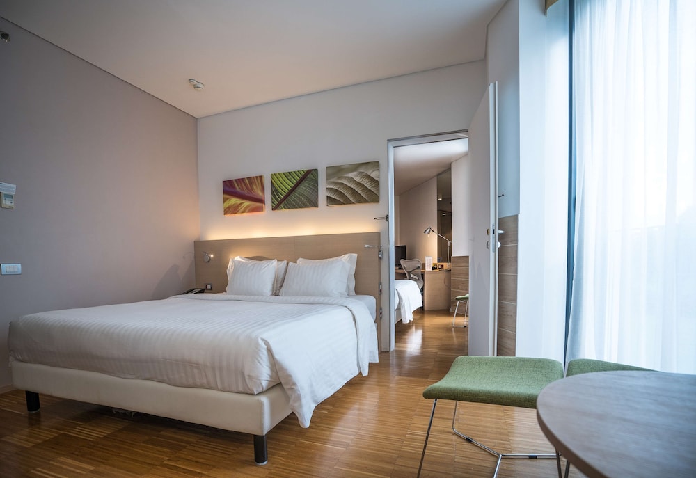 Family Room, 1 King Bed (Connecting Rooms)