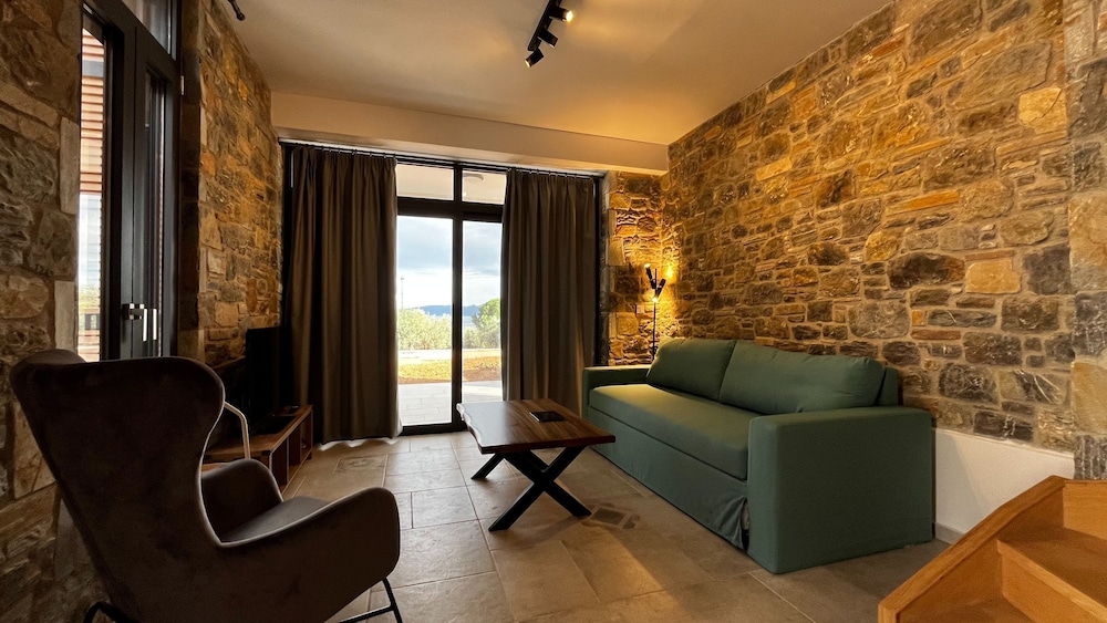 Villa, Smoking photo 1