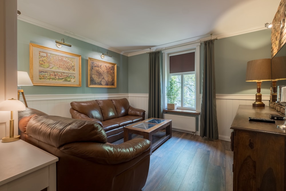 Deluxe Apartment (I) - Photo 1
