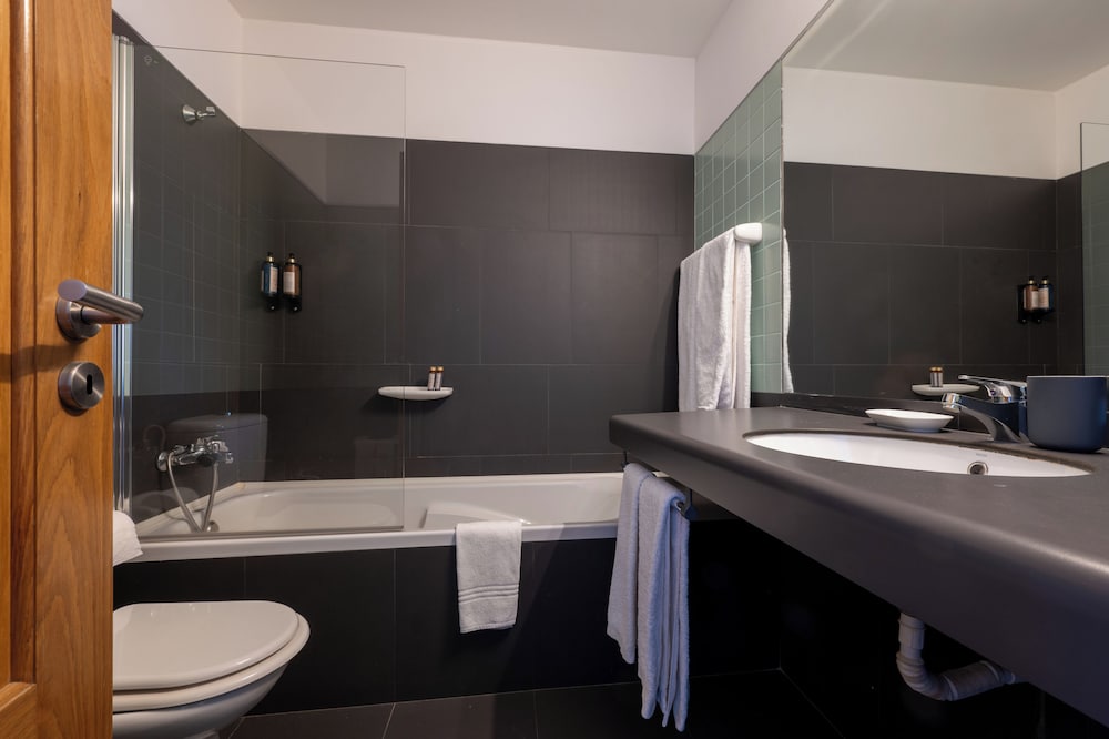 Double Room - Photo 6