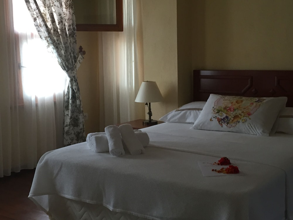Standard Double Room photo 2