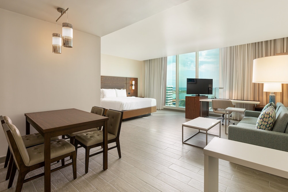Suite, 1 Bedroom - Photo 5